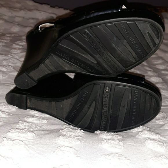 Dana Buchman Jaden Black‎ Patent Pleather Wedges 8½ - Picture 4 of 8